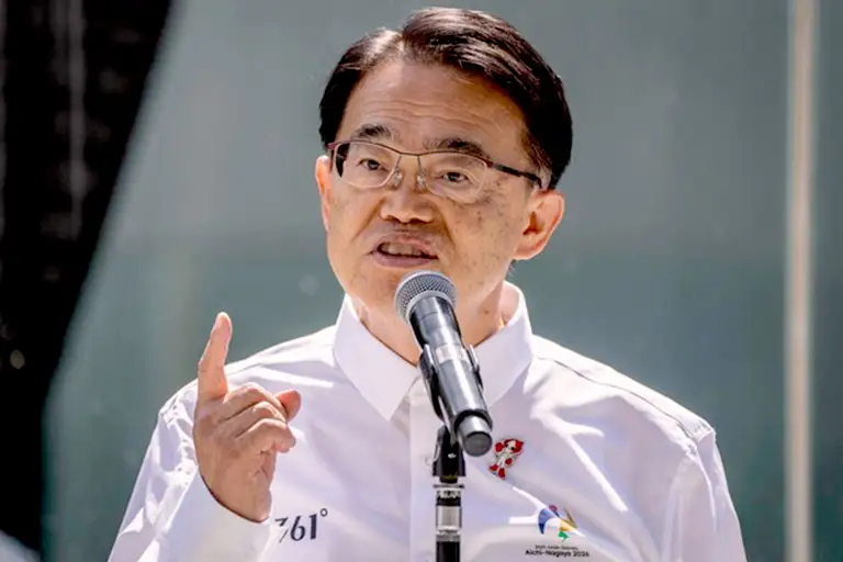 Ông Hideaki Omura nặng lời với phía Thái Lan - Ảnh: REUTERS