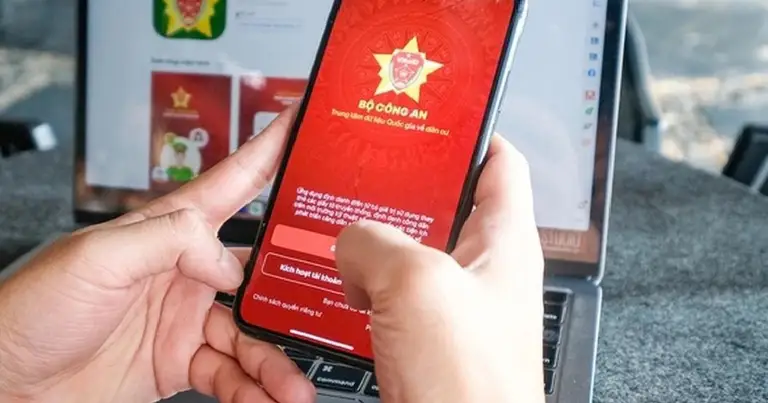 Từ nay, 12 dịch vụ công sau chính thức được tích hợp trên VNeID, người dùng cả nước cần biết để không bỏ lỡ quyền lợi