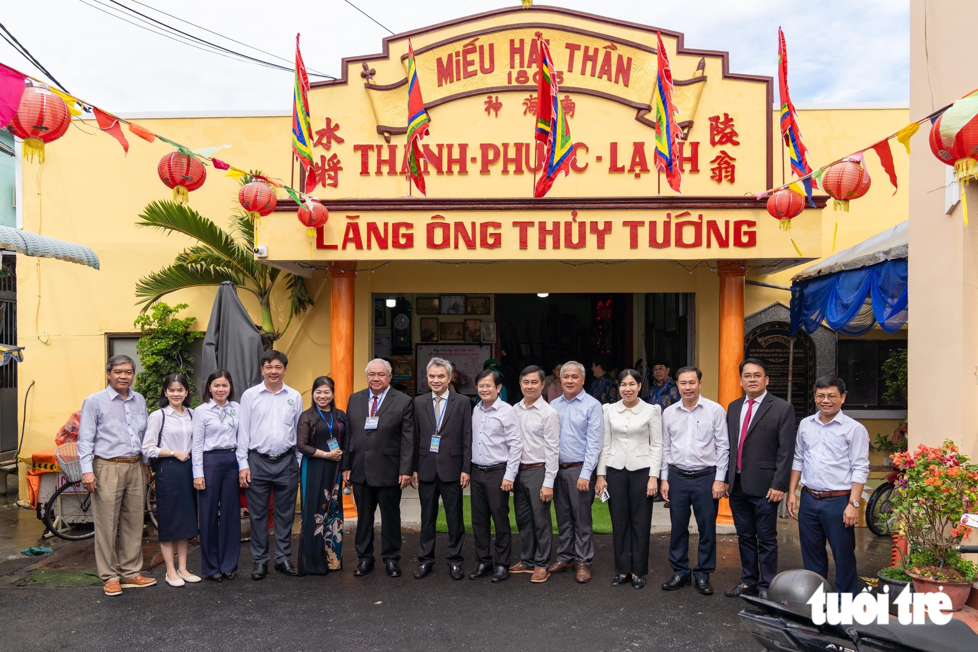 Không gian Lăng Ông Thủy Tướng trong ngày khai hội Nghinh Ông Cần Giờ - Ảnh: VĂN TRUNG
