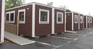 Truyền thông Trung Quốc chê nhà container ở Asiad 20 'quá tệ'