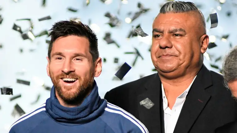 Messi và Chủ tịch AFA, ông Chiqui Tapia - Ảnh: AFA