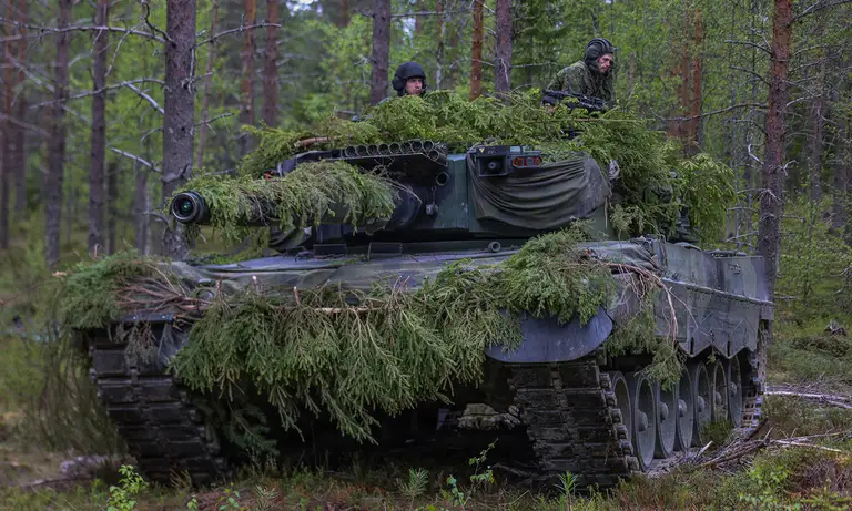 Xe tăng Leopard 2A4 của Phần Lan tham gia diễn tập ở thao trường Vuosanka ngày 27/5. Ảnh: US Army