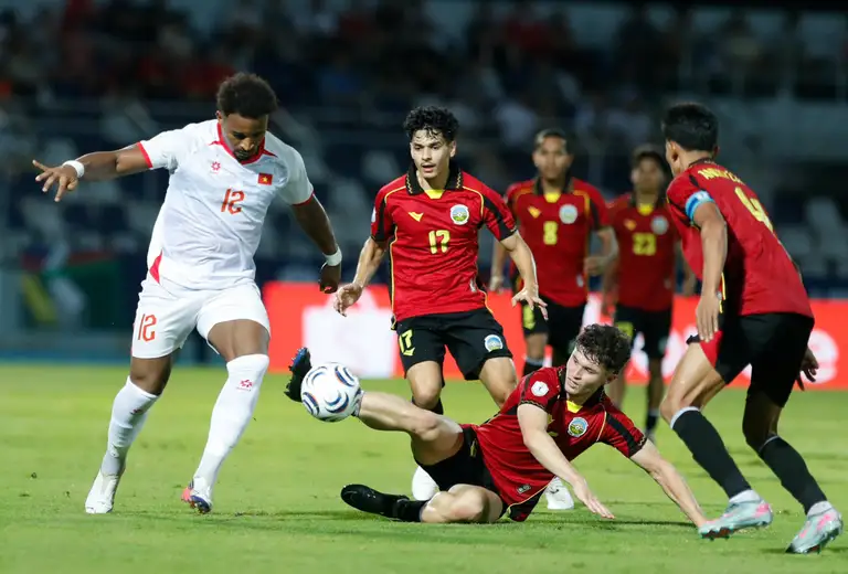 Timor-Leste (áo đỏ) là 1 trong 2 đội sớm nói lời chia tay ASEAN Cup 2026 - Ảnh: ANH KHOA
