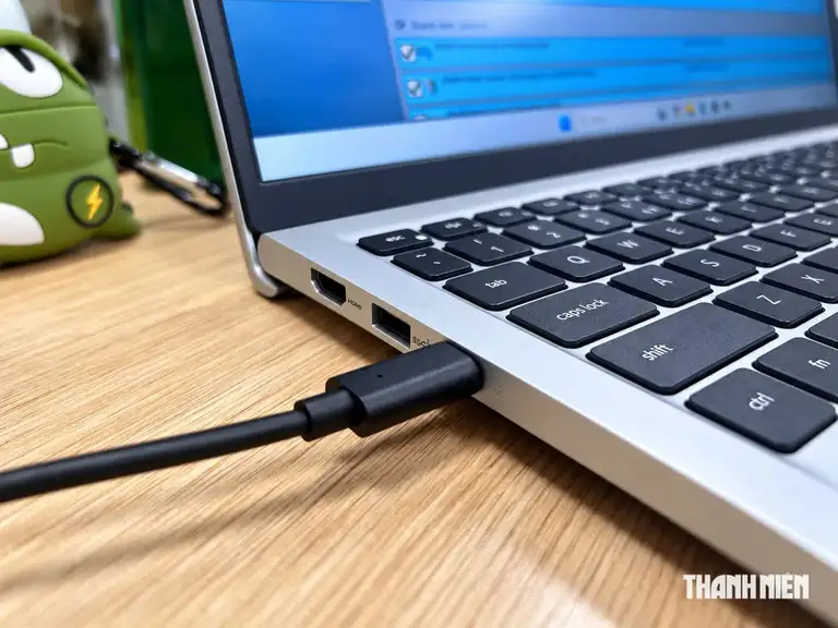 Laptop không sạc đầy pin có thể bắt nguồn từ một số lý do