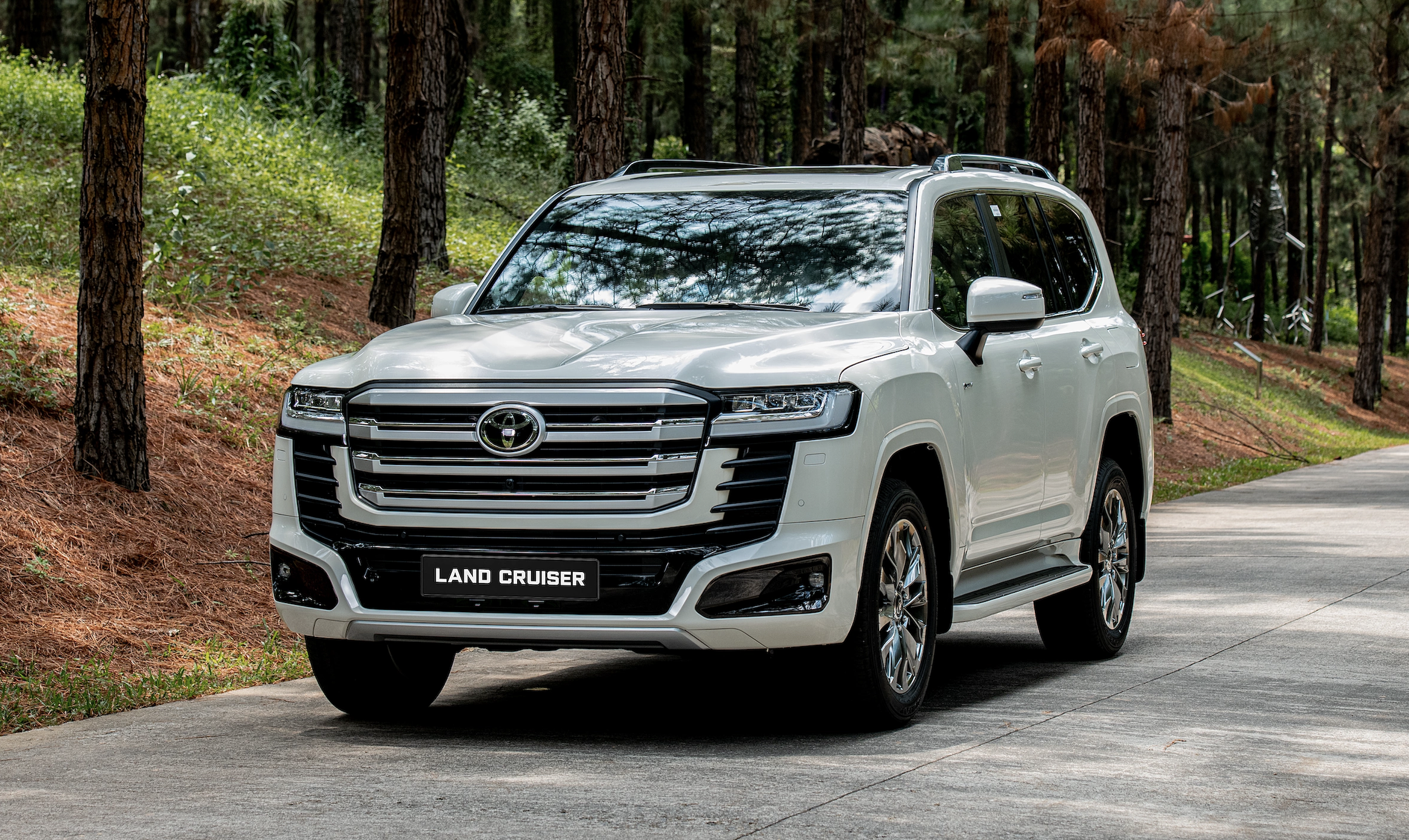 Tháng 9.2026, thị trường ô tô hybrid tại Việt Nam có thêm sự góp mặt của Toyota Land Cruiser HEV