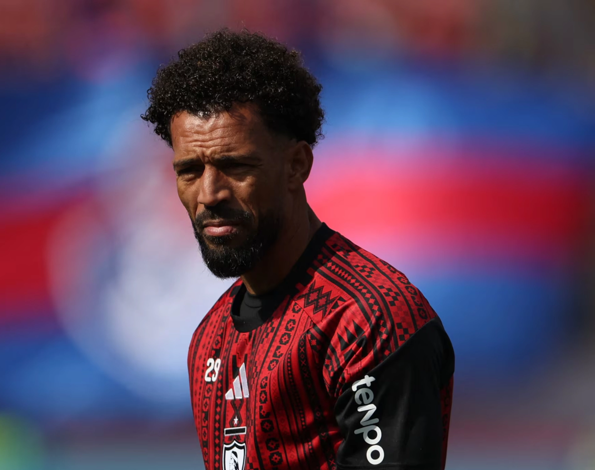 Thủ thành Vozinha khởi động trước trận Universidad de Chile – Colo-Colo trên sân Julio Martinez Pradanos, Santiago, Chile ngày 23/8/2026. Ảnh: Reuters