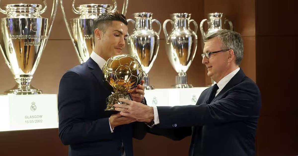 Cựu trưởng ban tổ chức Quả bóng vàng tiết lộ chuyện 'Ronaldo và Real Madrid vận động hành lang'