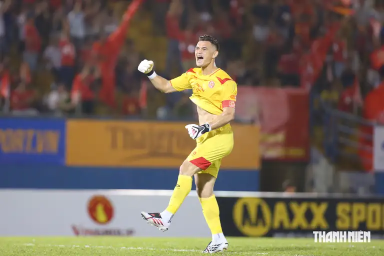 Nếu Lê Giang Patrik tiếp tục duy trì phong độ này, vị trí thủ môn số 1 đội tuyển Việt Nam chắc chắn vẫn thuộc về anh
