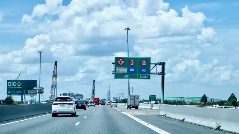 4 thói quen tài xế phải thay đổi nếu cao tốc có làn vượt