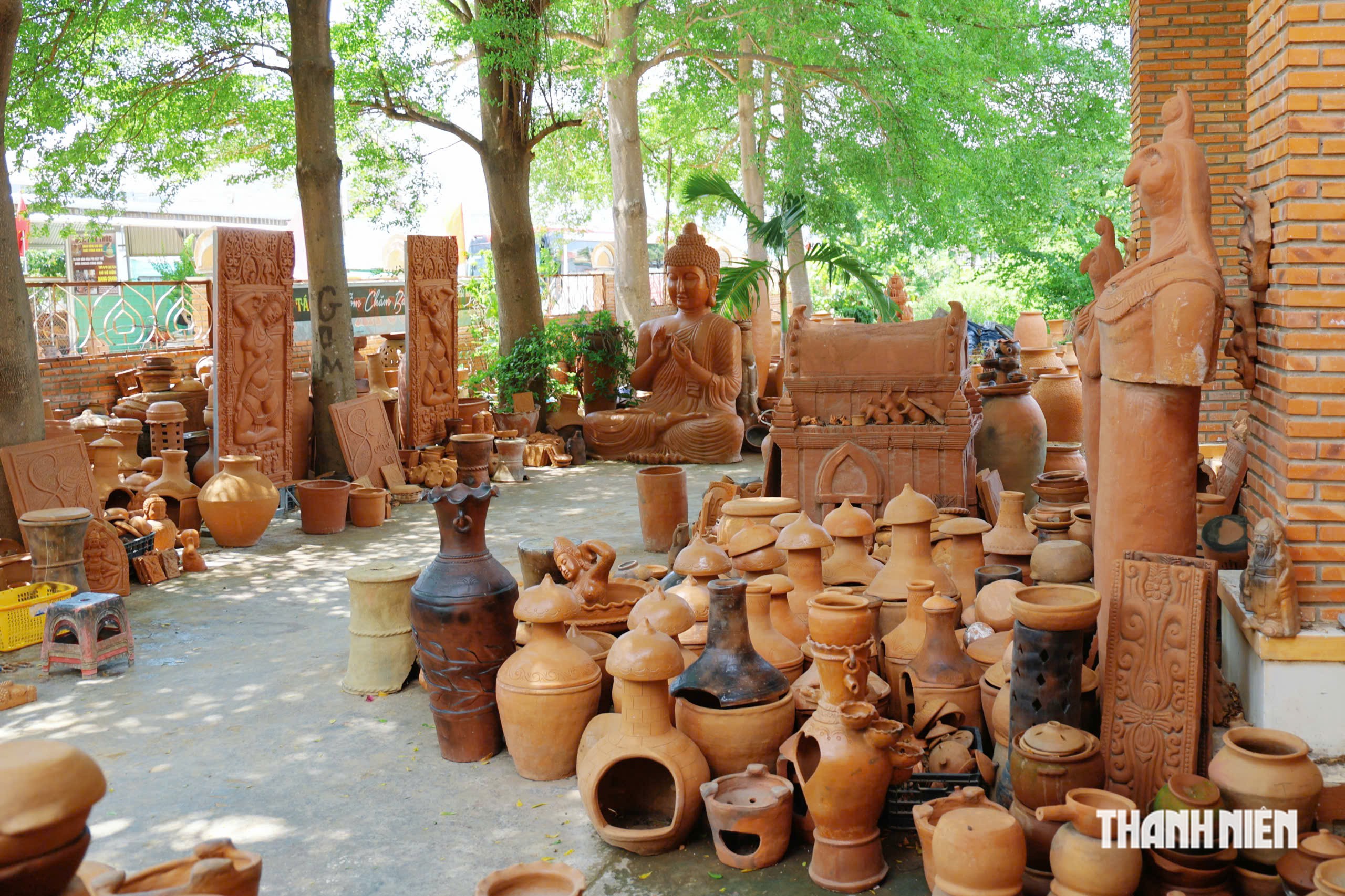 Những sản phẩm gốm Chăm Bàu Trúc tại xã Ninh Phước