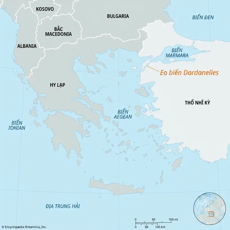 Vị trí eo biển Dardanelles và biển Đen. Đồ họa: Britannica