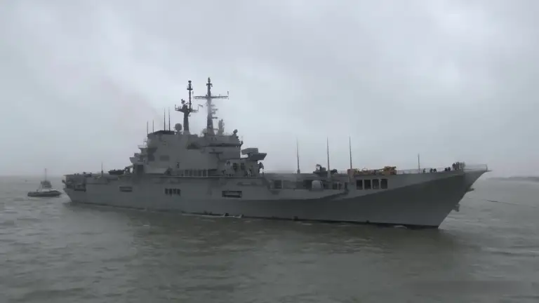 Tàu sân bay Giuseppe Garibaldi đến Portsmouth, Anh tháng 2/2025. Video: YouTube/Cobra Emergency
