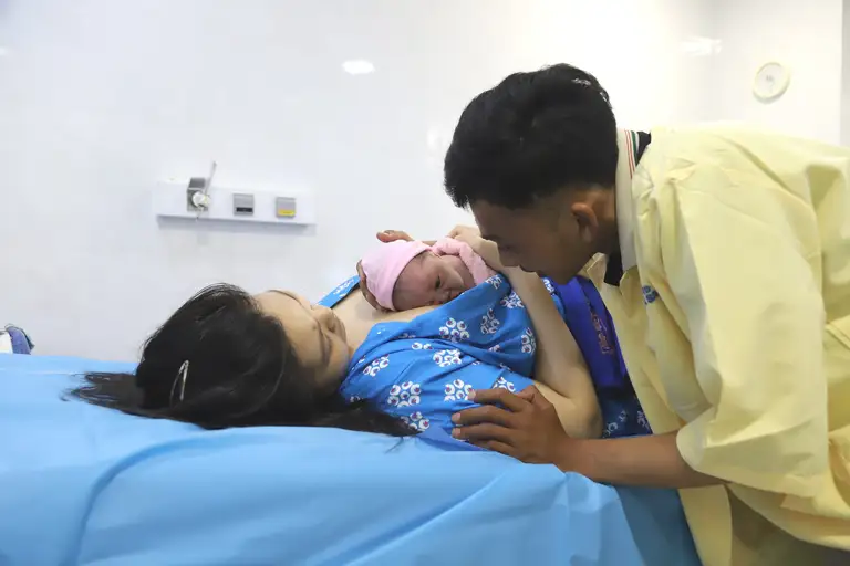 Sau sinh, sản phụ vẫn có nguy cơ mắc huyết khối. Ảnh: P.Thương.