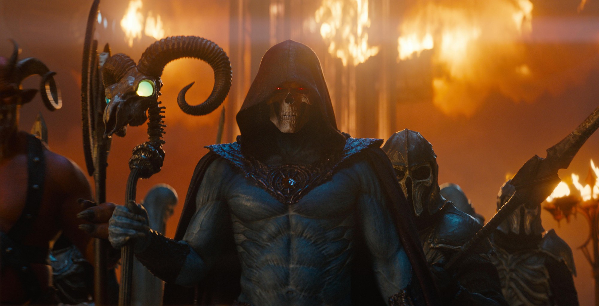 Điều đáng nói là bộ phim không hoàn toàn bị khán giả và giới phê bình quay lưng. Masters of the Universe nhận được những phản hồi tương đối tích cực, trong đó nhiều ý kiến đánh giá tác phẩm mang đến một trải nghiệm giải trí ổn, có diễn xuất tốt và đủ tiềm năng để phát triển thành thương hiệu dài hơi - Ảnh: Amazon