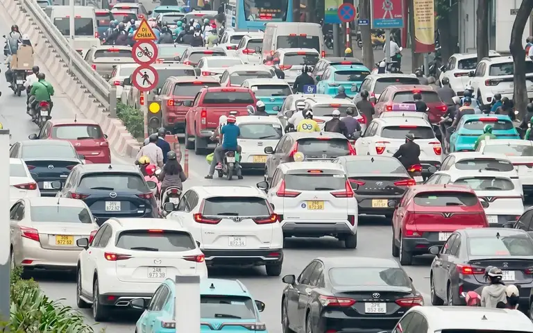Gần 71% xe taxi chạy điện - Ảnh 1.