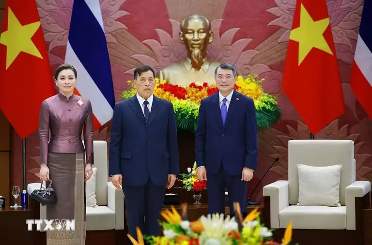 Thủ tướng Lê Minh Hưng hội kiến Nhà vua và Hoàng hậu Thái Lan - Ảnh: TTXVN