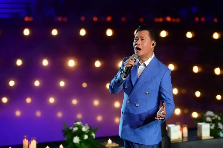 Quang Dũng hát Để gió cuốn đi của Trịnh Công Sơn