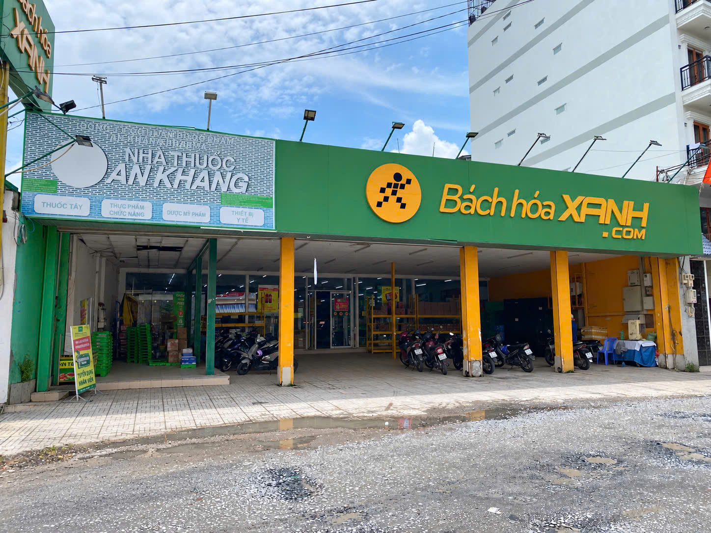 Cửa hàng Bách Hóa Xanh - địa điểm bị khách phản ánh bán xúc xích có dấu hiệu hư hỏng - Ảnh: M.L