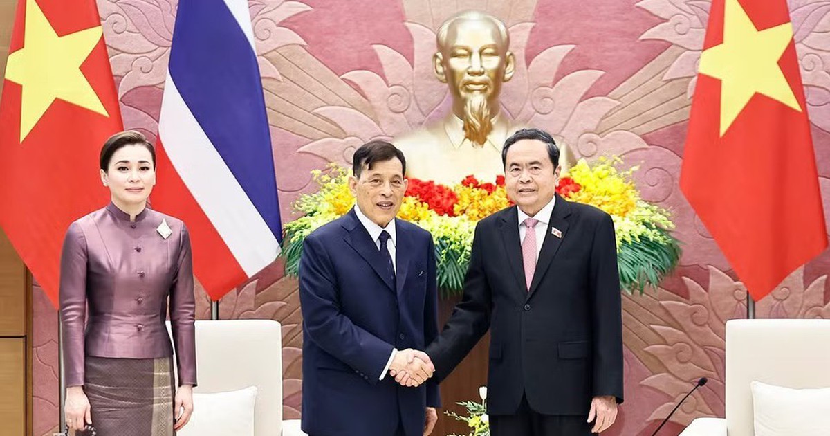 Chủ tịch Quốc hội Trần Thanh Mẫn hội kiến Nhà vua Thái Lan