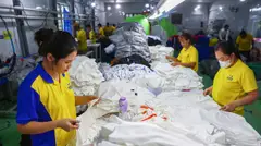 Doanh nghiệp nhỏ xoay xở giữa 'bão' khó khăn