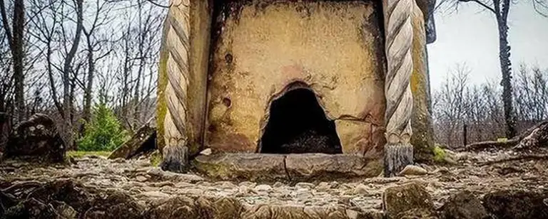 Nga khai quật ngôi cổ mộ ngàn năm, chủ nhân hóa ra là danh tướng Trung Quốc, vì sao một thế hệ chiến thần lại chôn thân nơi đất khách quê người?
