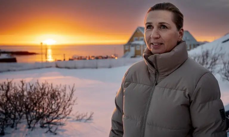 Thủ tướng Mette Frederiksen trong chuyến thăm thủ phủ Nuuk của Greenland hôm 23/1. Ảnh: AFP