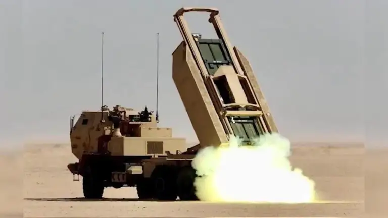 Tổ hợp HIMARS Mỹ khai hỏa trong chiến dịch tấn công Iran hồi tháng 3. Ảnh: CENTCOM