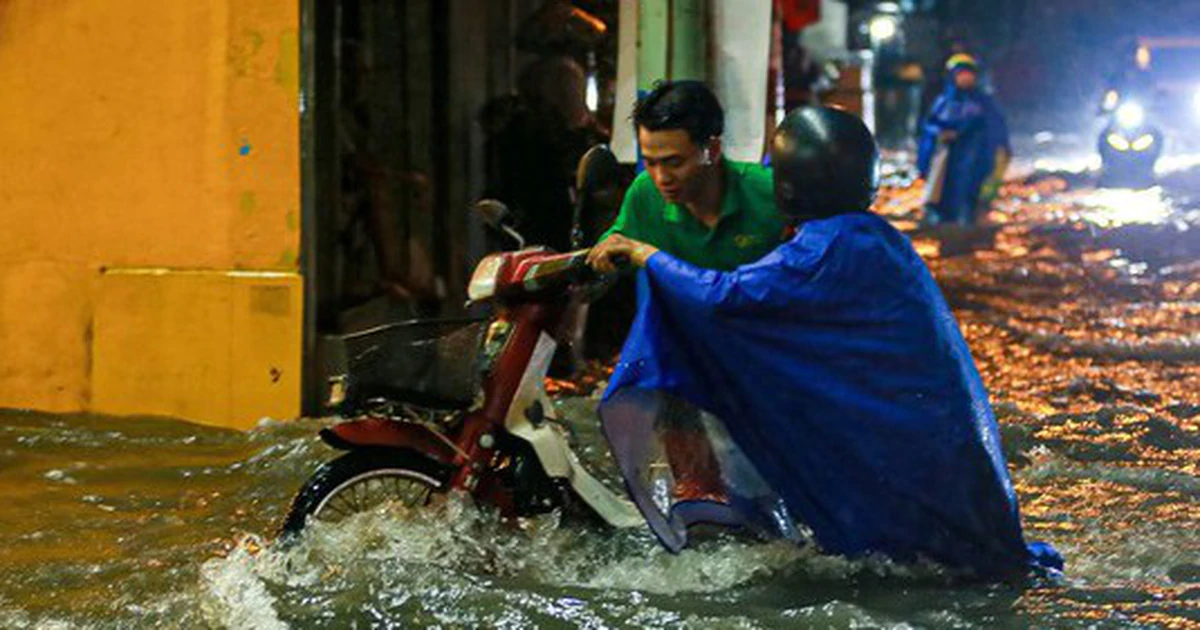 Nước lên theo lịch trăng, sao TP.HCM vẫn bị động với ngập?