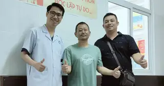 Cứu sống nam du khách Myanmar nôn ra máu tươi sau chuyến bay tới Đà Nẵng