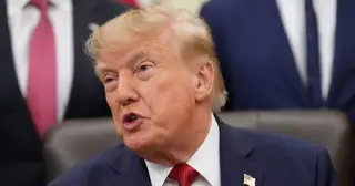 Ông Trump ký luật trừng phạt Nga, áp thuế tới 100% nước mua nhiều dầu từ Matxcơva