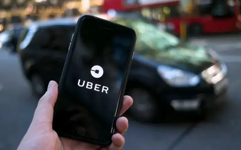 Mục tiêu của cuộc cải tổ, theo Khosrowshahi, là giúp Uber trở nên “đơn giản và nhanh hơn”, đồng thời giải phóng thêm nguồn lực để đầu tư cho tương lai. Ảnh: CDE.news.