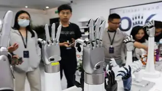 Tại sao tay robot không thể khéo léo như tay người