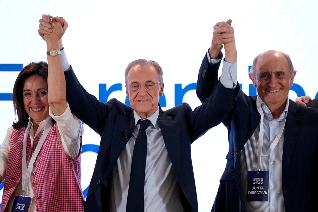 Florentino Perez ăn mừng chiến thắng tại khách sạn Eurobuilding, Madrid, Tây Ban Nha trong cuộc bầu cử Chủ tịch Real Madrid ngày 8/6/2026. Ảnh: Reuters