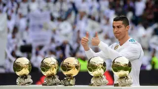 Ronaldo viện dẫn 5 Quả Bóng Vàng để được giảm án