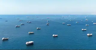 Hơn 1.500 tàu mắc kẹt ở eo biển Hormuz có thể gây 'siêu phát tán' sinh vật xâm lấn toàn cầu