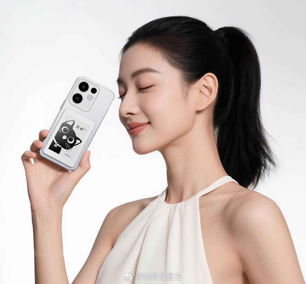 HONOR Life S3 gắn sau lưng điện thoại
