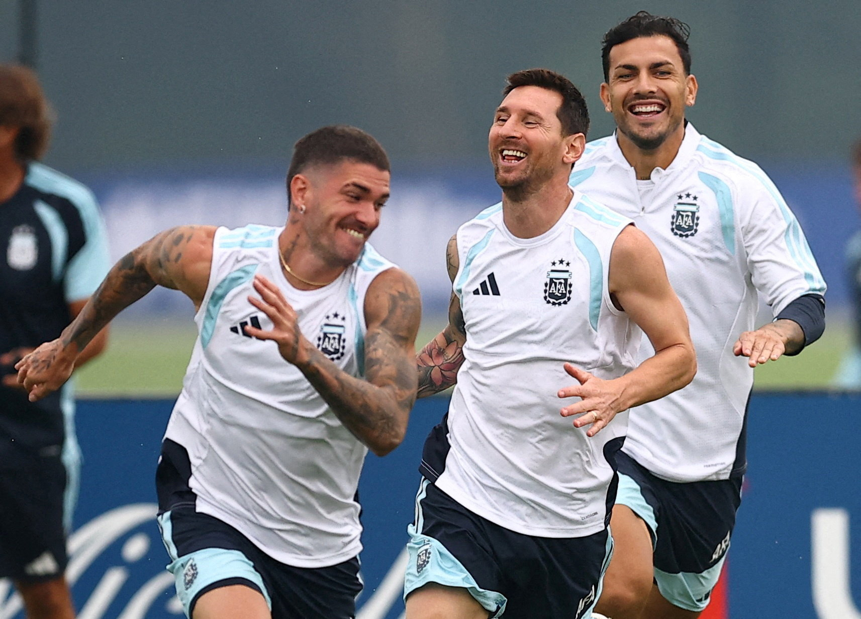 Messi nhanh chóng lấy lại trạng thái cân bằng và háo hức, chuẩn bị thi đấu cho Inter Miami. De Paul cũng sắp trở lại