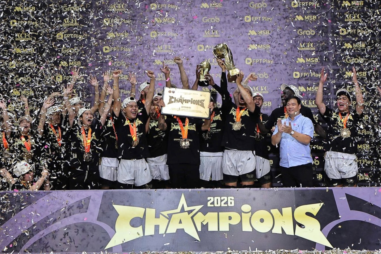 Saigon Heat ăn mừng chức vô địch VBA 2026 trên sân nhà của Hanoi Buffaloes - Ảnh: VBA