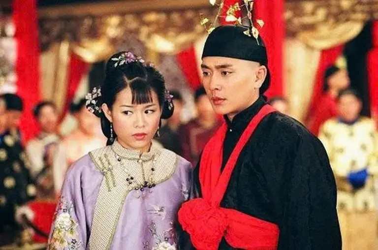 Huỳnh Tông Trạch và Hồ Hạnh Nhi bén duyên từ bộ phim Mẹ chồng khó tính , khi ấy cả hai được xem là cặp đôi nổi tiếng nhất nhì làng giải trí Hồng Kông