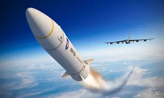 Mô phỏng tên lửa siêu thanh AGM-183A ARRW bay trong khí quyển. Ảnh: Lockheed Martin