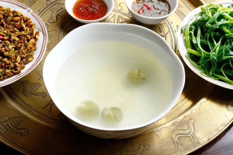 Nước rau luộc chứa nhiều vitamin và khoáng chất. Ảnh: Bùi Thủy