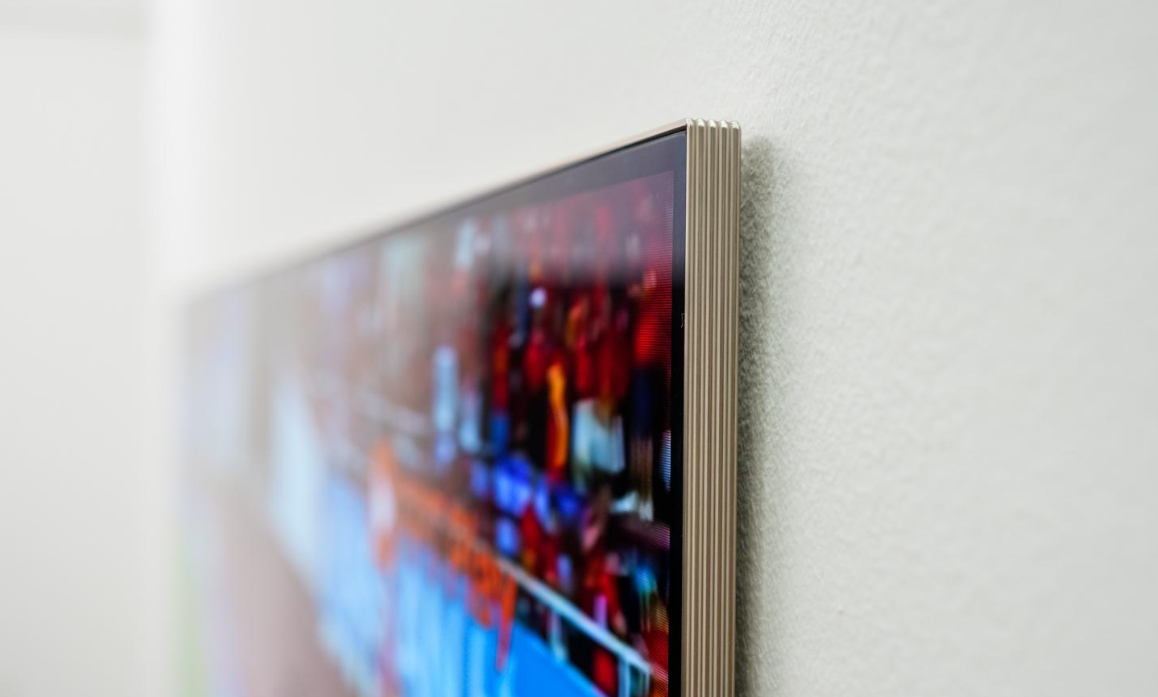 Độ mỏng ấn tượng chỉ 9.9mm của LG OLED evo AI W6