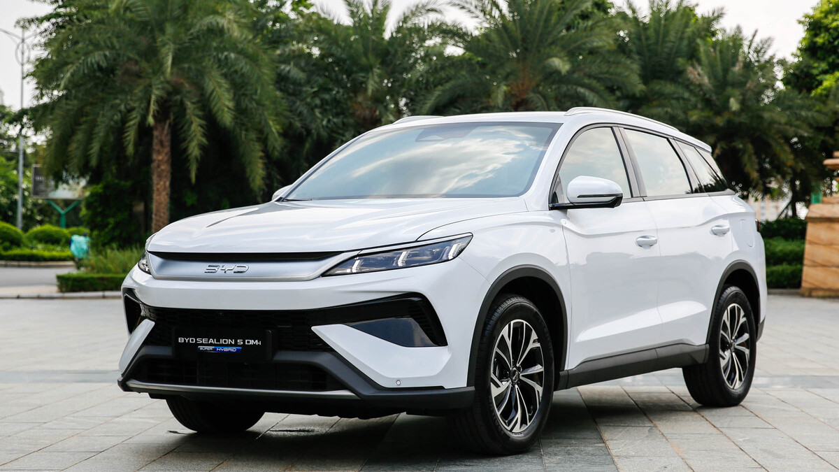 BYD Sealion 5 - xe plug-in hybrid chạy 1.200 km chào khách Việt
