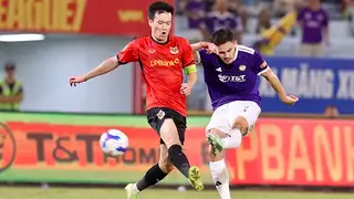 Siêu phẩm của Việt kiều giúp Hà Nội FC thắng ngược Ninh Bình