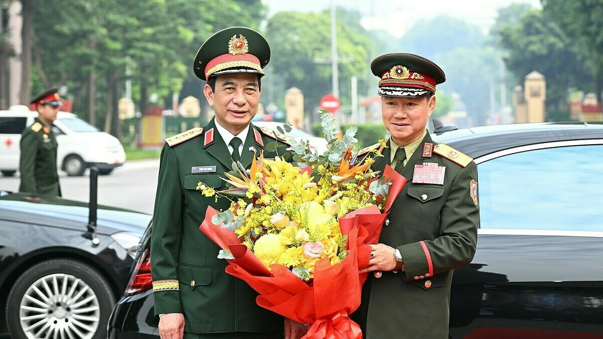 Việt Nam - Lào tăng cường hợp tác công nghiệp quốc phòng
