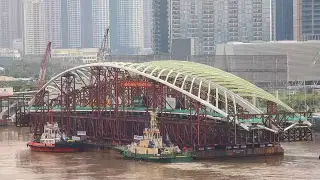 Hợp long cầu đi bộ bắc qua sông Sài Gòn