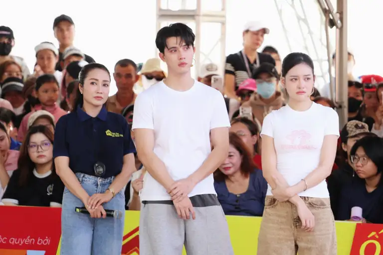 Ốc Thanh Vân hội ngộ Trần Ngọc Vàng tại Mái ấm gia đình Việt