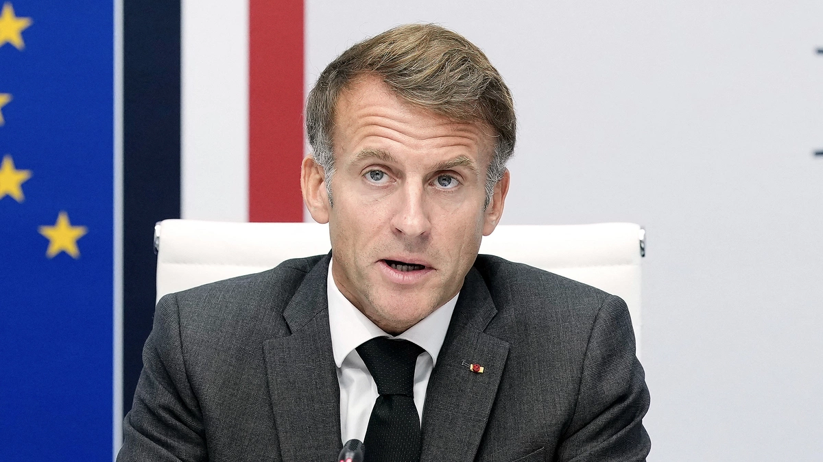 Ông Macron triệu tập hội đồng quốc phòng, siết kiểm soát biểu tình