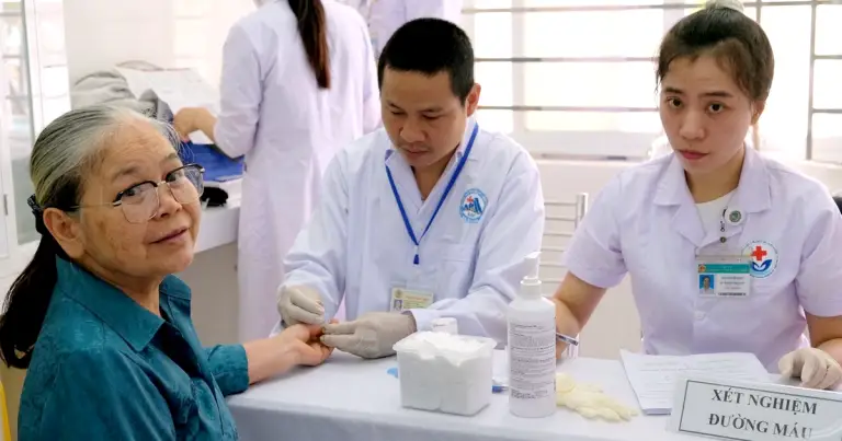 Bác sĩ có trình độ tiến sĩ về làm việc ở trạm y tế sẽ được hỗ trợ 500 triệu đồng
