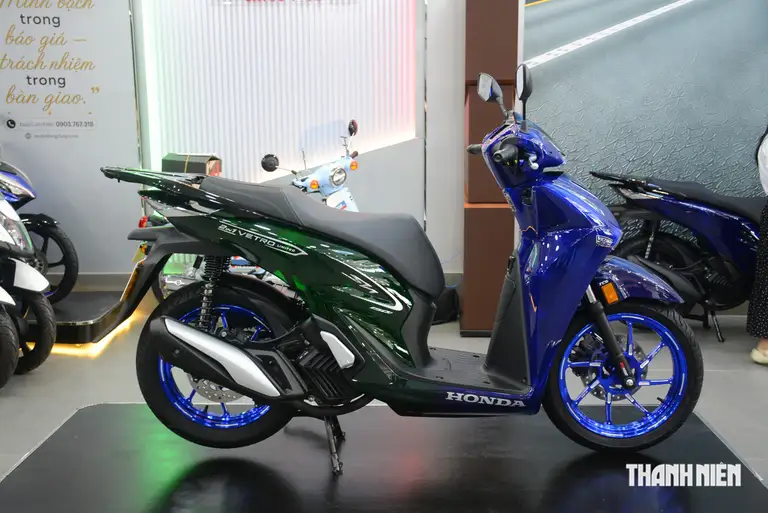 Bản giới hạn Honda SH150i Italy Super Vetro 2 in 1 vừa được nhà phân phối tung ra thị trường